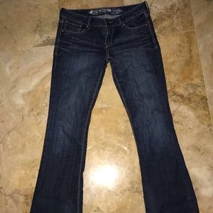 Express jeans boot cut low rise 6R. Never worn